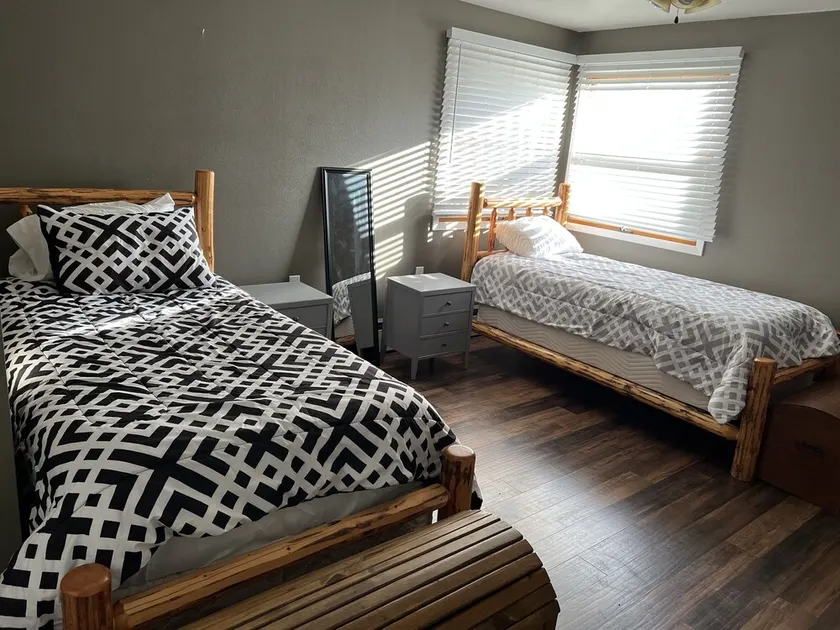 Large space and comfortable accommodations for big groups. - Image 1