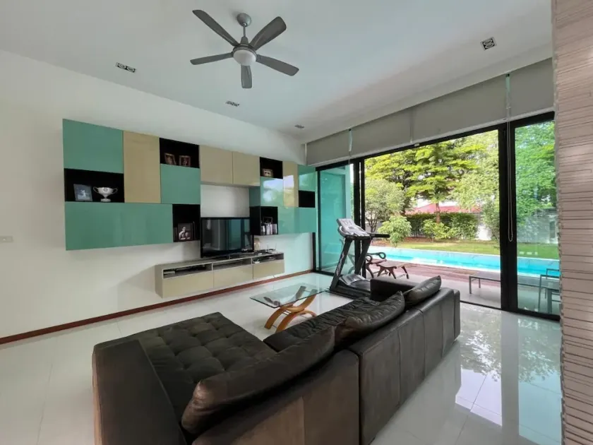 AP HOUSE - Image 1