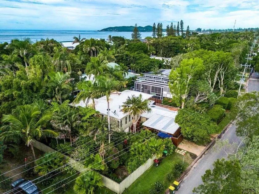 Jimmy's Beach House - Image 1