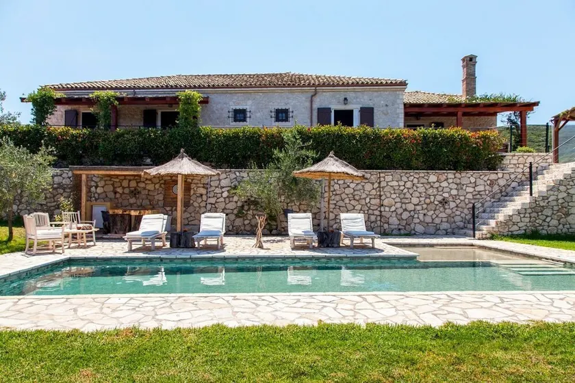 Villa Fioretta - Four Bedroom Villa, Sleeps 8 - Image 1