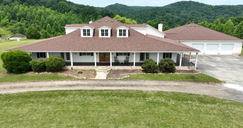 Northwestern North Carolina wine country in the Appalachian foothills - Image 1