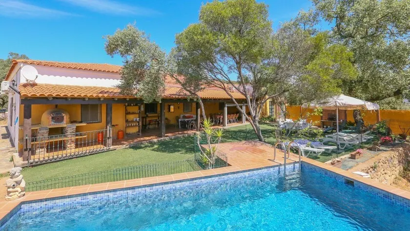 Casa rural Navalonguilla Santa Olalla del Cala by Ruralidays - Image 1