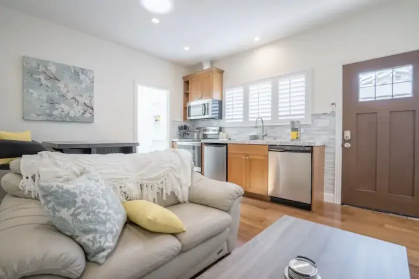 New & Private Guesthouse: Gated, AC+Washer+Dryer, easy Parking in Cambrian Park - Image 1