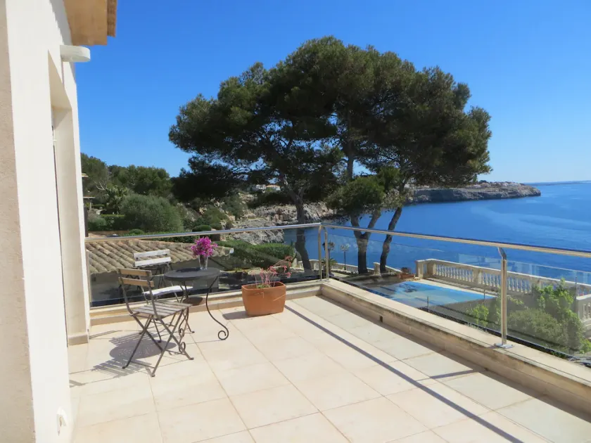 Villa med 4 soveværelser med fantastisk udsigt over havet og swimmingpoolen - Image 1