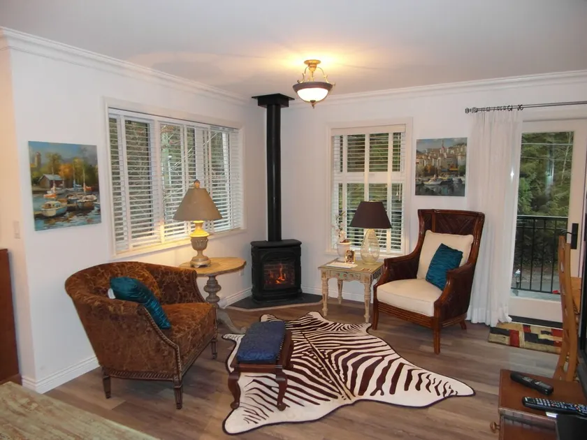 Relax or explore the forest & ocean in amazing Belcarra,  Metro Vancouver, BC - Image 1