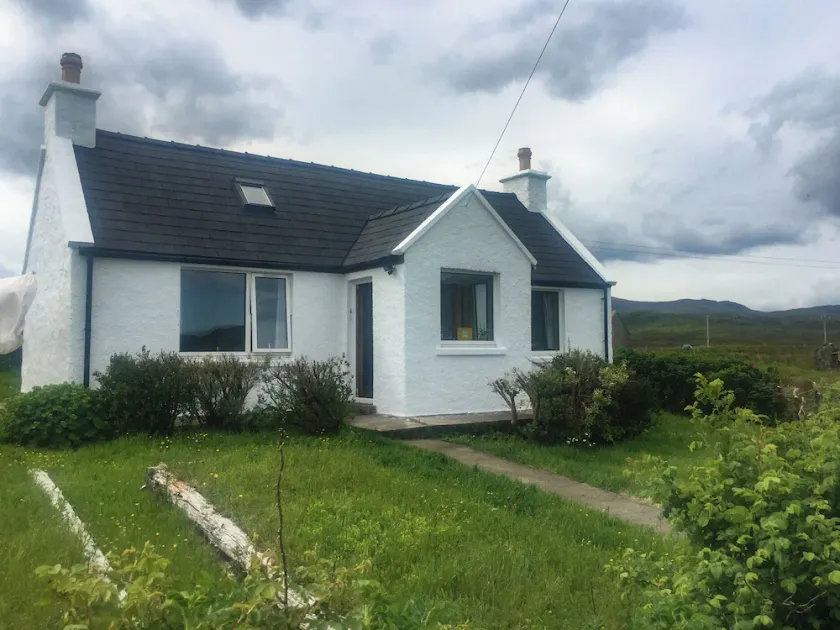 Amber's Cottage, STAFFIN - Image 1