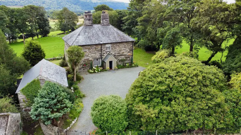 Beautiful Grade II listed Rectory in the Snowdonia National Park. - Image 1