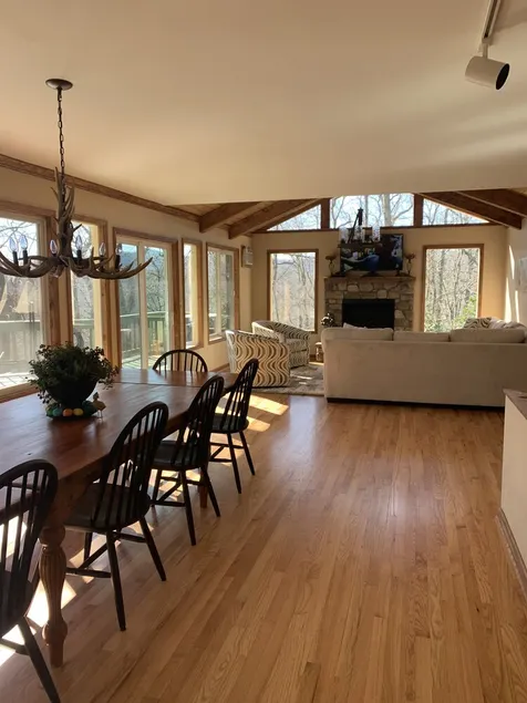 Ultimate Vacation Cottage with 6 passenger golf cart available for small fee! - Image 1