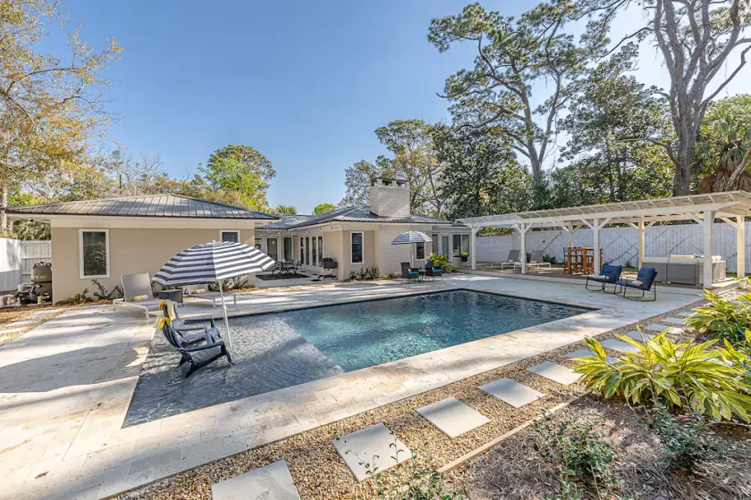 The Island Pearl! Perfect Private Escape with Private Pool, Newly Renovated, Great Outdoor Spaces! - Image 1