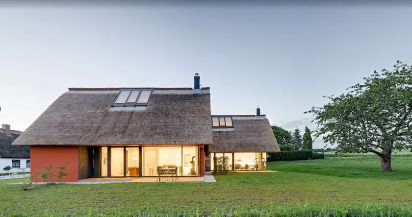 Thatched roof meets modernity; lake view, sauna, garden and much more... - Image 1