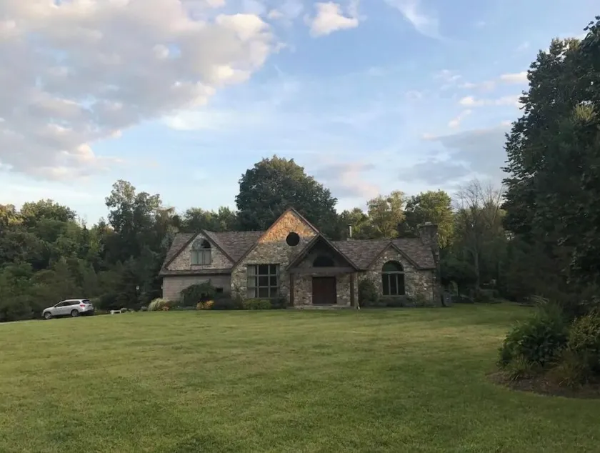 6 Acre Private Hudson Valley Estate - Image 1
