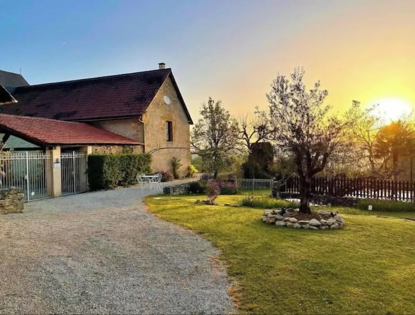 Domaine 3 gites,9 rooms, 18 people,games room,private heated pool Sarlat/Lascaux - Image 1