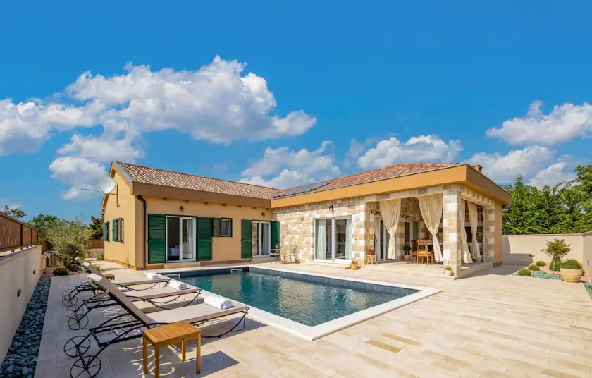 Amazing home in Murvica Donja - Image 1