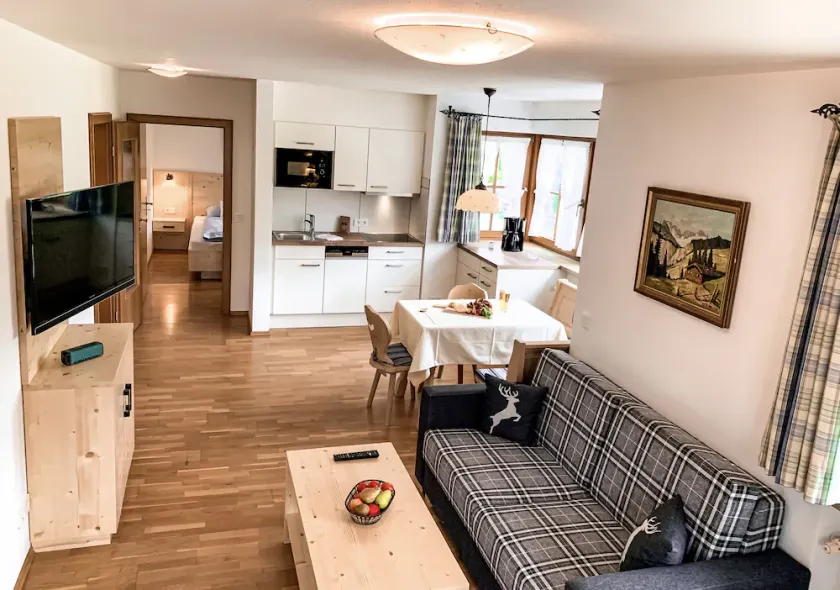 Wohnung Hochgern (Ferienwohnung ca. 52 m², max. 4 Personen, 2 Schlafzimmer, Wohnküche, Balkon, WLAN, TV) - Image 1
