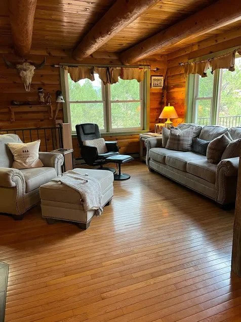 Secluded 3 Bedroom Cabin - Image 1