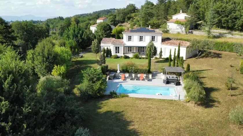 Wunderschönes Haus mit Blick auf die Zitadelle und beheiztem und sicherem Pool - Image 1
