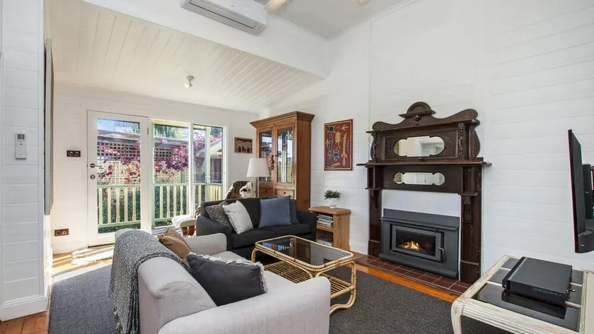Lovingly maintained cottage in the heart of Port Fairy - Image 1