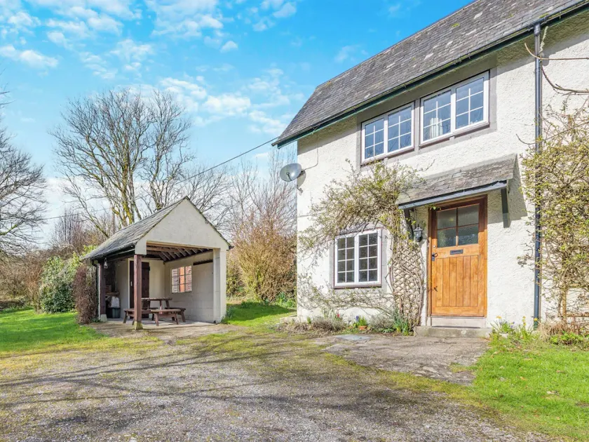 3 bedroom accommodation in Hexworthy, near Yelverton - Image 1