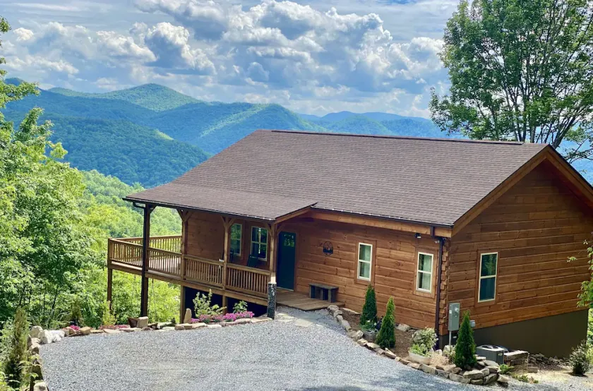 Awesome Views at High Elevations - 1 bedroom with King bed, 3 bath cabin - Image 1