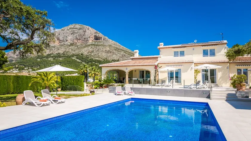 Casa Juana is a modern, luxury, exclusive, 6 bedroom villa. - Image 1