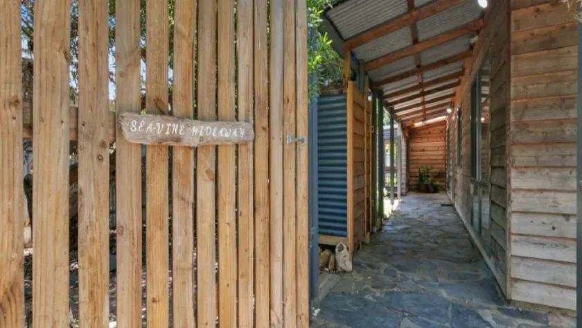 Sea Vine Hideaway by Wine Coast Holiday Rentals - Image 1