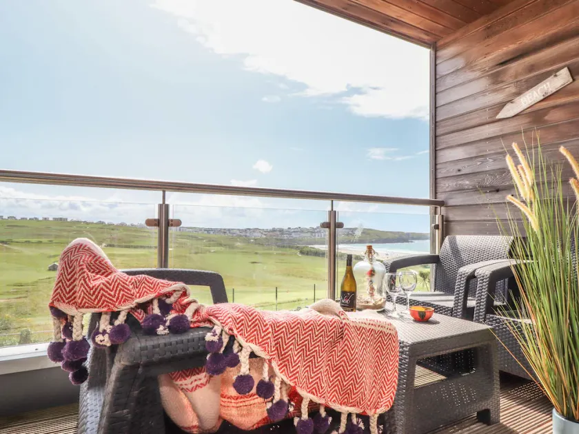 8 CRIBBAR, pet friendly, country holiday cottage in Newquay - Image 1