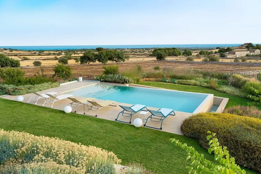 Villa Suprema - Four Bedroom Villa, Sleeps 8 - Image 1