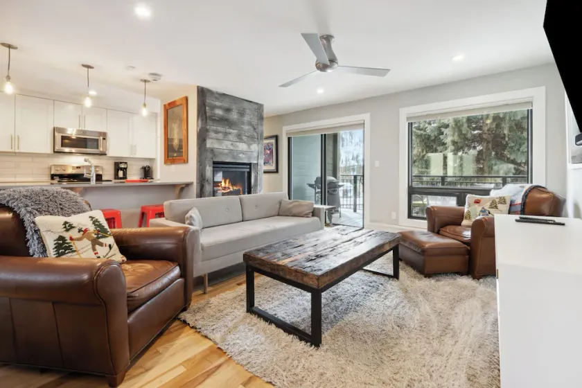 Mint 2 BR/2BA Condo above Town of Vail Bus Stop - Image 1