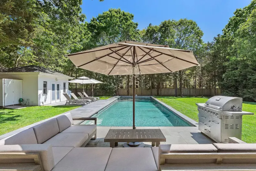 Barnes Landing Beach community with private bay beach. - Image 1