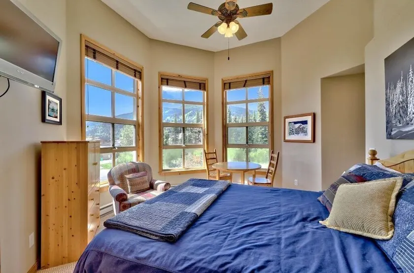 Perfect family vacation home  4 bedroom w/ private hot tub - Image 1