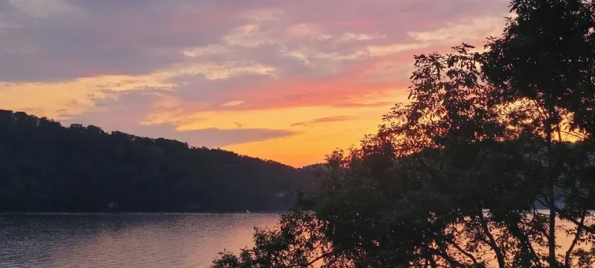 Beautiful Renovated Direct Waterfront Candlewood Lake Home~Views~Weekly Discount - Image 1