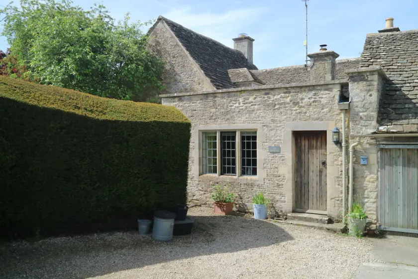 THE HERMITAGE, character holiday cottage, with a garden in Poulton - Image 1