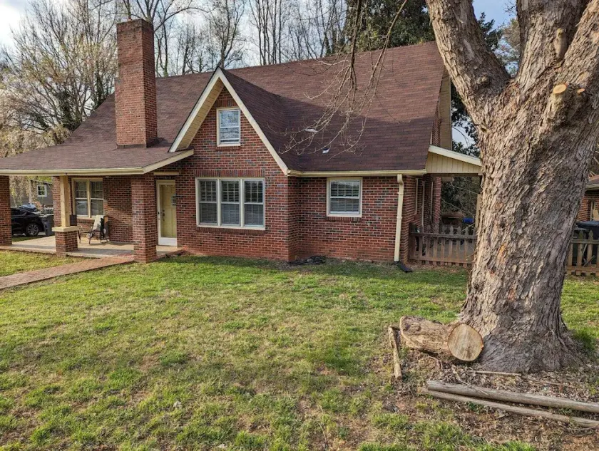 Spacious Country Comfy Living in Yadkin Valley Wineries, Askew Winery, Downtown! - Image 1