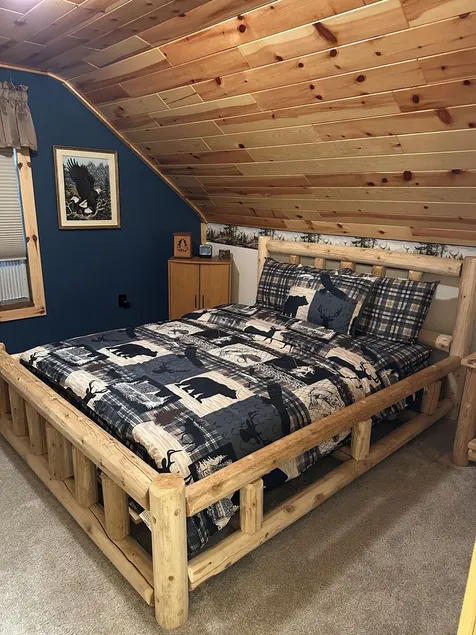 Rustic Cabin Retreat-Lake Access & Trailside - Image 1