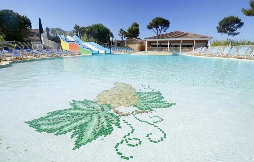 Maisonnette Duplex Abordable | Accès 2 Piscines + Terrain Multisports - Image 1
