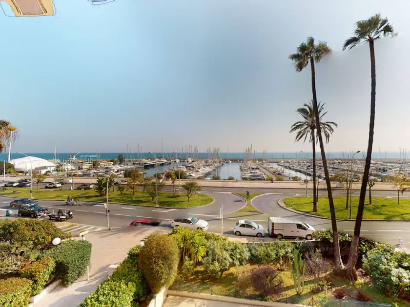 Beautiful apartment with sea view • Swimming pool • Parking • AC - Image 1