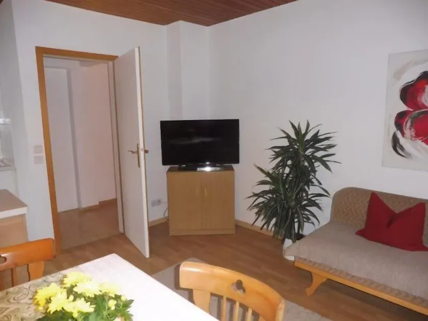 Apartamento 1 com 2 quartos e uma grande varanda virada a sul - Image 1