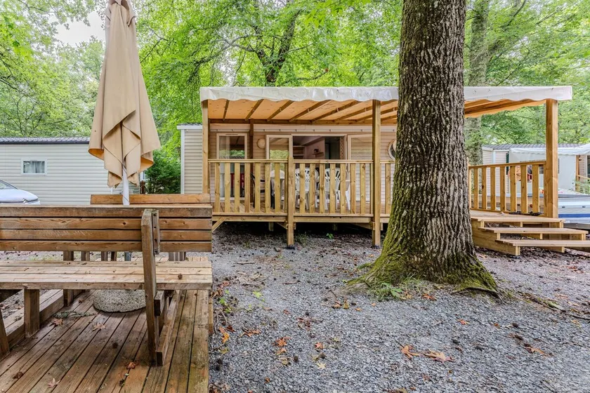 Mobile Home 'Ohara 2 Bedrooms' with Shared Pool, Private Terrace, and Air Conditioning - Image 1