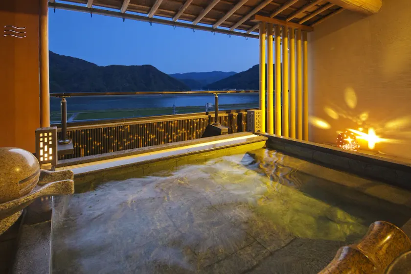 Kawaguchiya Kinosaki Riverside Hotel - Image 1