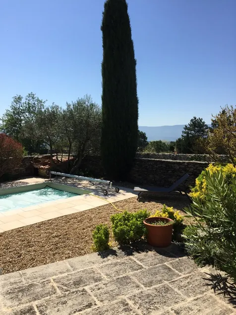 Charmante villa située à quelques minutes à pied du magnifique village de Gordes - Image 1