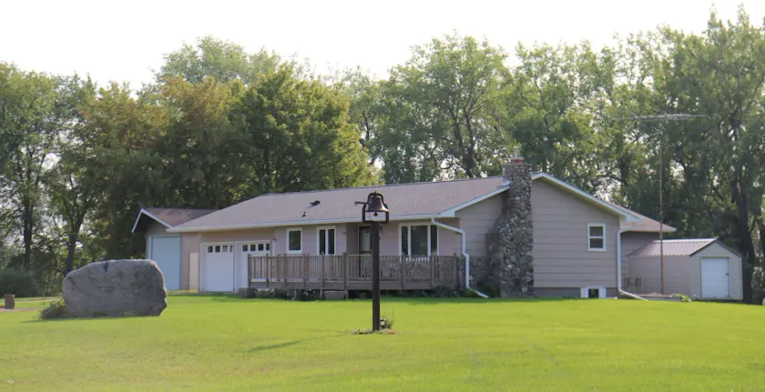 Prairie Pines Lodge....15 private acres....near Devils Lake - Image 1
