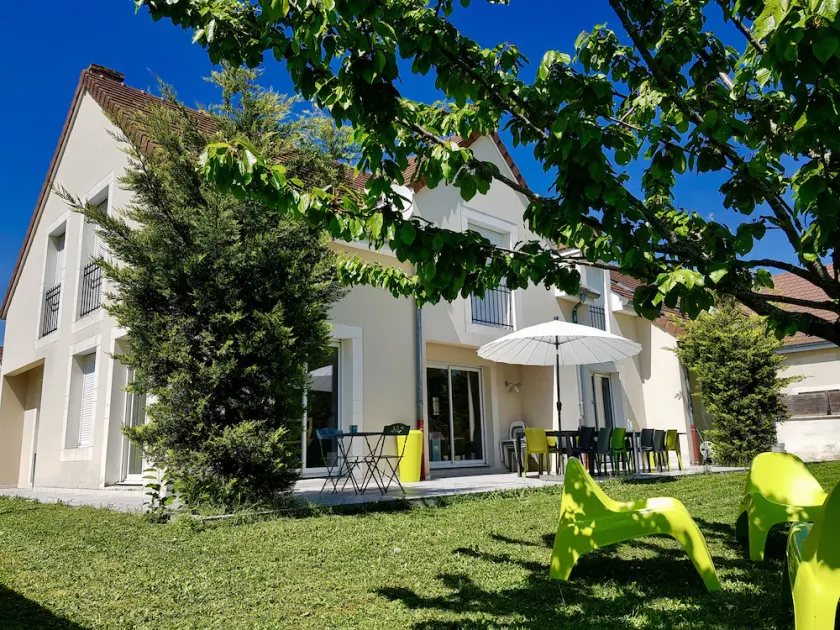 Saulon La Rue: CONTEMPORARY BOURGUIGNONNE HUS PÅ FODET FOR GRANDS CRUS - Image 1