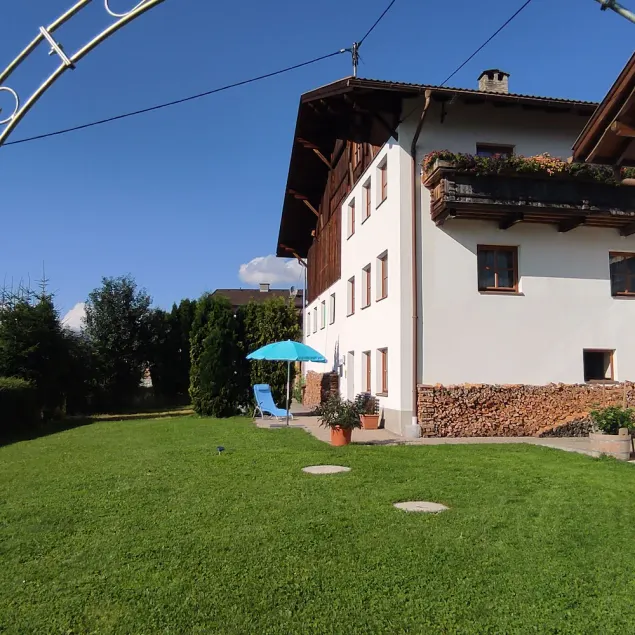Magnificent view of the mountains. Only 6 minutes by car from the Hochzeiger ski area - Image 1