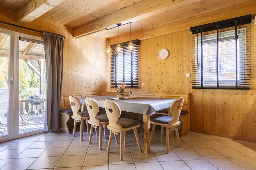 Chalet # 124 with 4 bedrooms & IR-sauna - Image 1