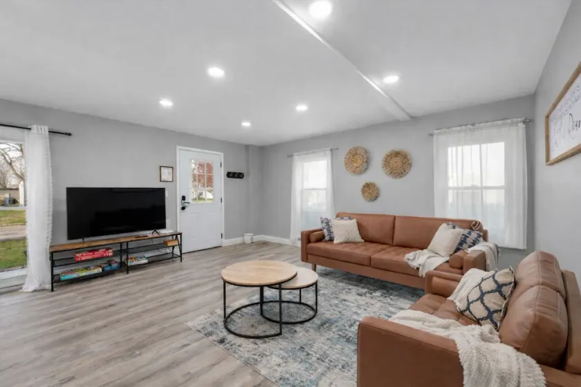 4-bedroom vacation home just 4 minutes to Ohio State University - Image 1