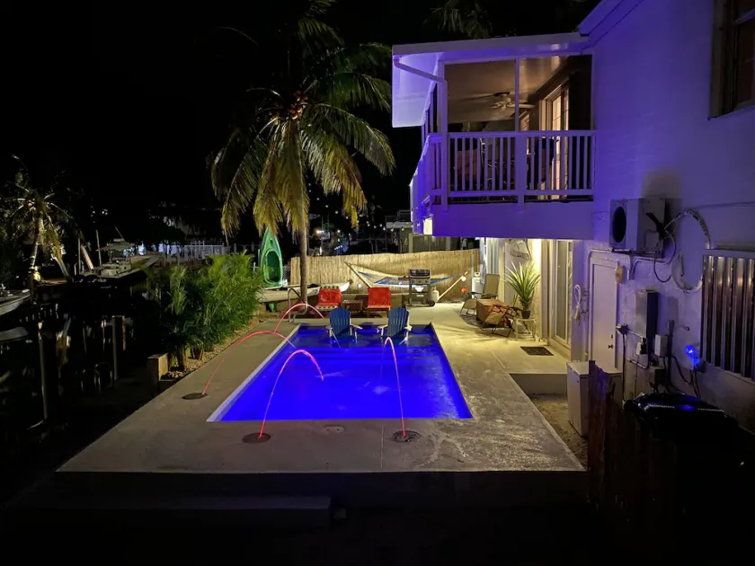 Grands 5BR pour 12 personnes au bord de l'eau, quai profond, canal 68ft - Image 1