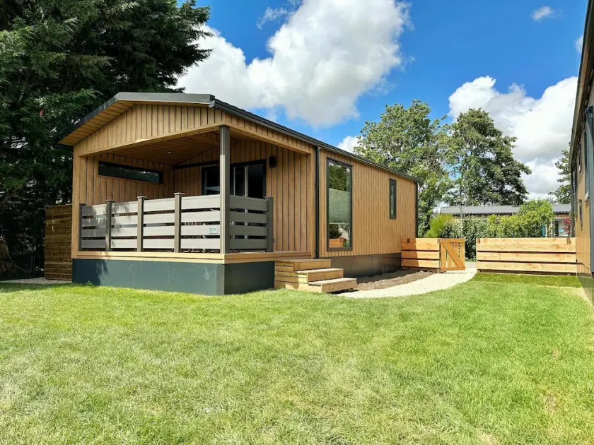 Brand new chalet in the most beautiful spot in the park with a view of one of the wheels! - Image 1
