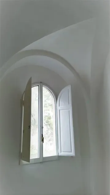 2-bed House in Rome Near Coliseum - Image 1
