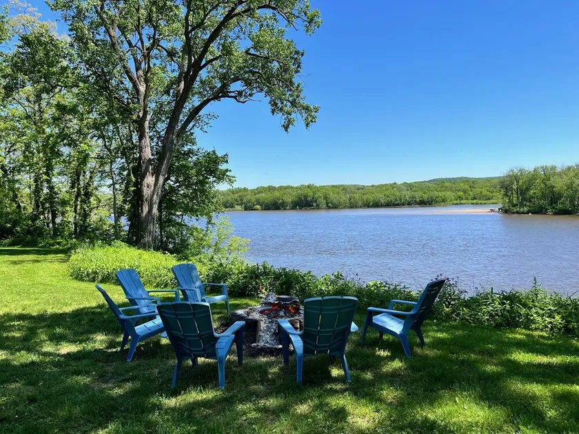Relax with beautiful views overlooking the Wisconsin River - Image 1
