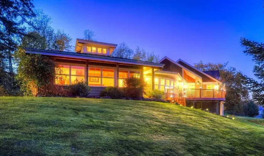 Enumclaw Estate, Scenic Views! Sleeps12,HotTub,Sauna, 1hr frm Rainier & Crystal - Image 1